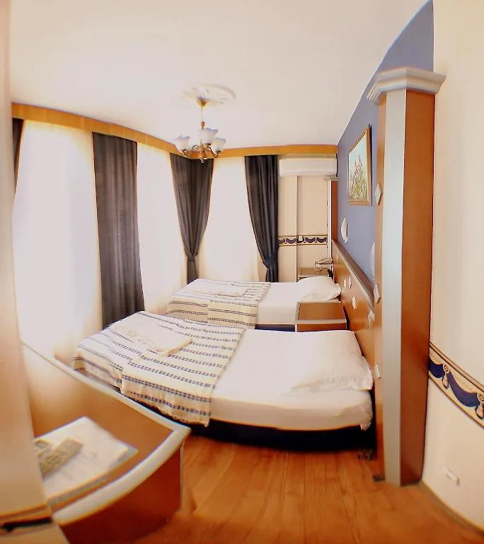 Hotel Canberra Selcuk 2*,